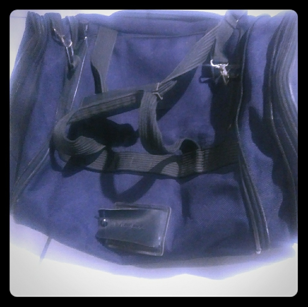 Expandable moda duffle bag